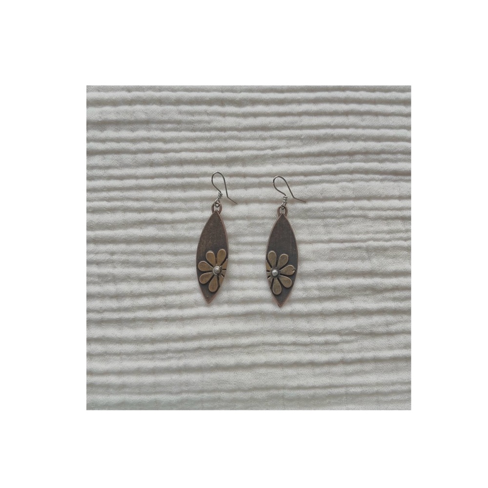 Daisy vintage earrings